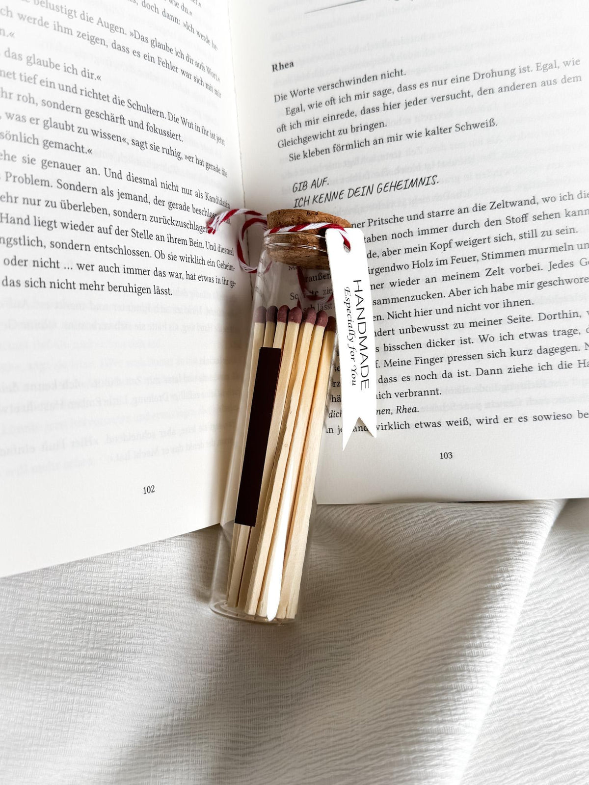 Bookish Sparks - "Magie beginnt mit einem Funken"