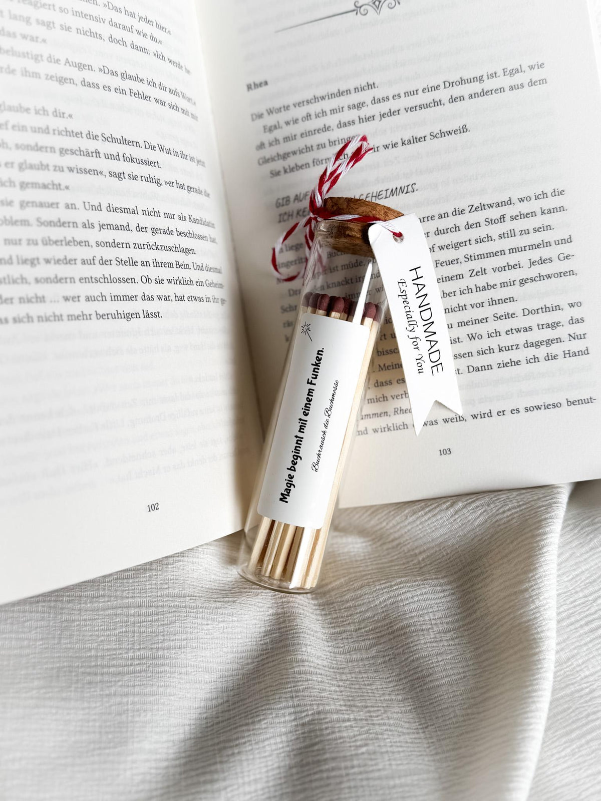 Bookish Sparks - "Magie beginnt mit einem Funken"