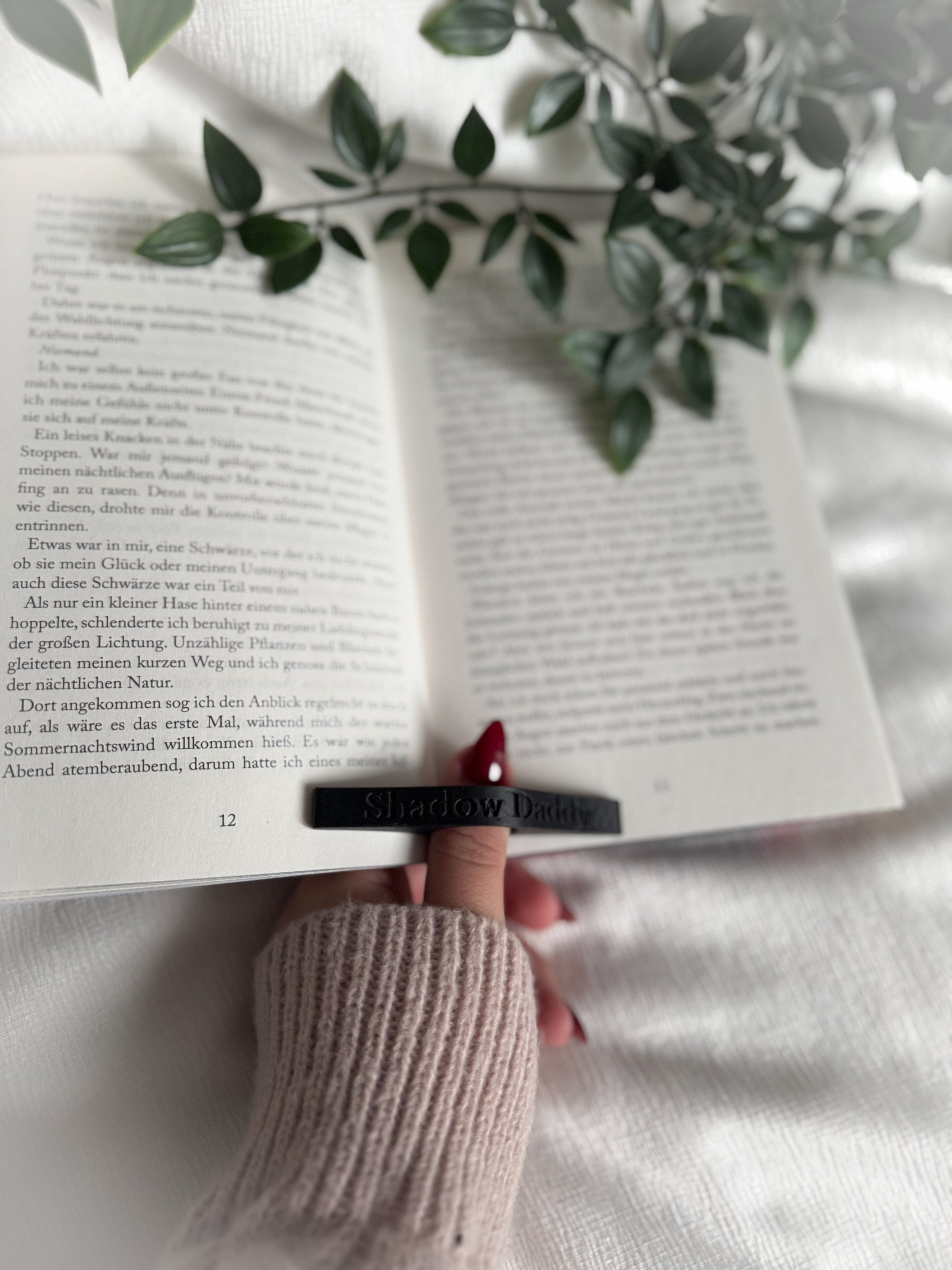 Page Holder "Shadow Daddy"